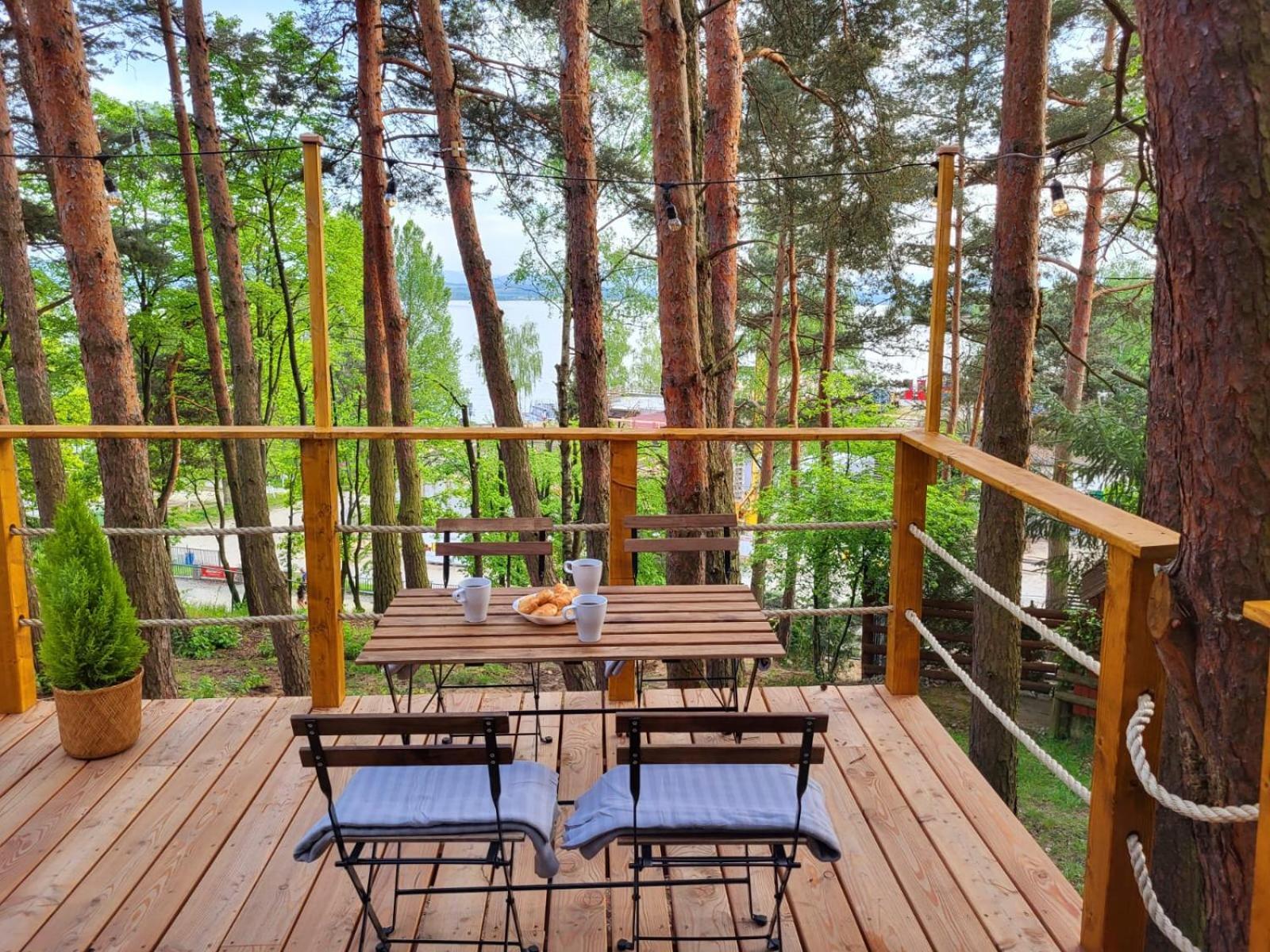 Domki Na Drzewach Skorochow Exteriér fotografie